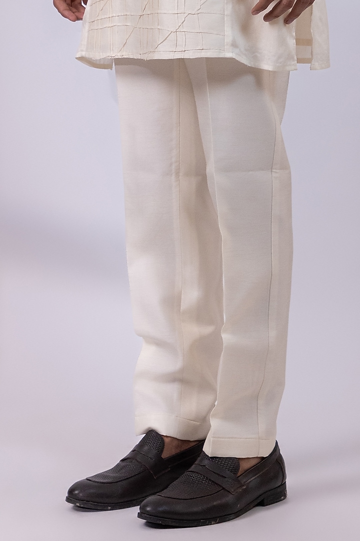 Ivory Silk Embroidered Ombre Kurta Set by Smriti By Anju Agarwal Men at Pernia's Pop Up Shop