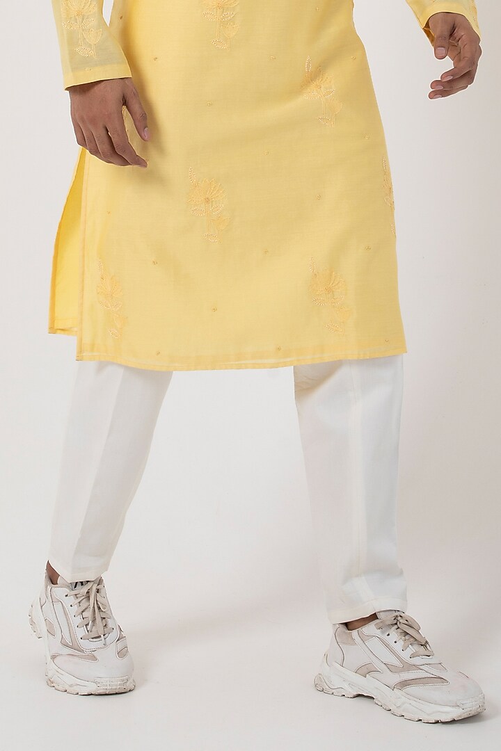 Yellow Chanderi Mulmul Thread Embroidered Kurta Set by Smriti by Anju Agarwal Men at Pernia's Pop Up Shop