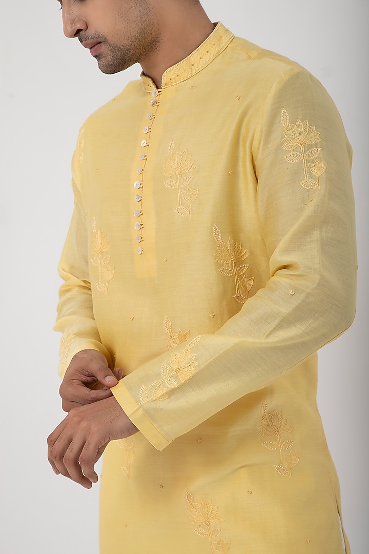 Yellow Chanderi Mulmul Thread Embroidered Kurta Set by Smriti by Anju Agarwal Men at Pernia's Pop Up Shop