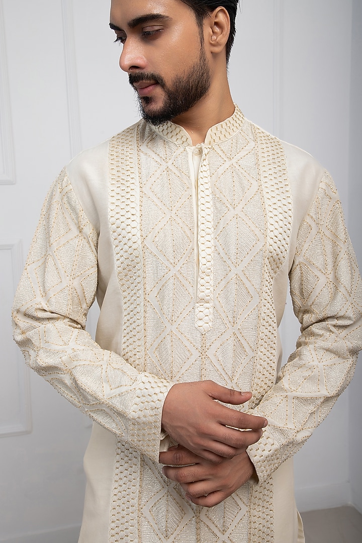 Ivory Chanderi Mulmul Gold Embroidered Kurta Set by Smriti by Anju Agarwal Men at Pernia's Pop Up Shop