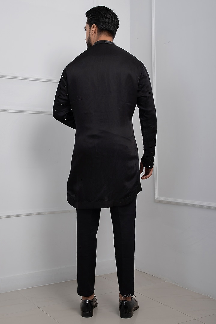 Black Silk Mulmul Machine Embroidered Kurta Set by Smriti by Anju Agarwal Men at Pernia's Pop Up Shop