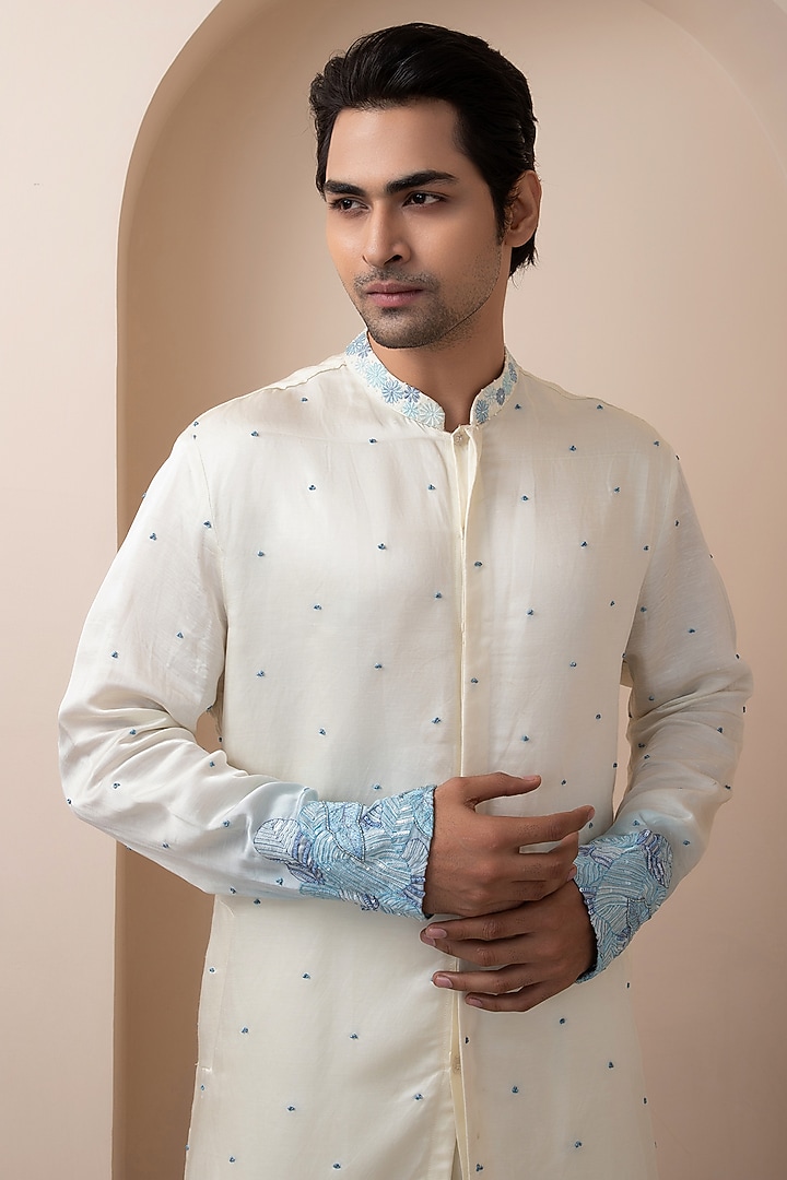White Ombre Linen Satin Thread Embroidered Kurta Set by Smriti by Anju Agarwal Men at Pernia's Pop Up Shop