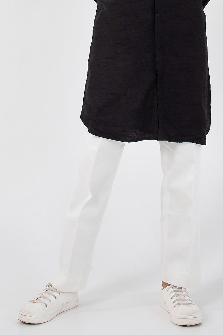 Black Cotton Khadi Mulmul Thread Embroidered Kurta Set by Smriti by Anju Agarwal Men at Pernia's Pop Up Shop
