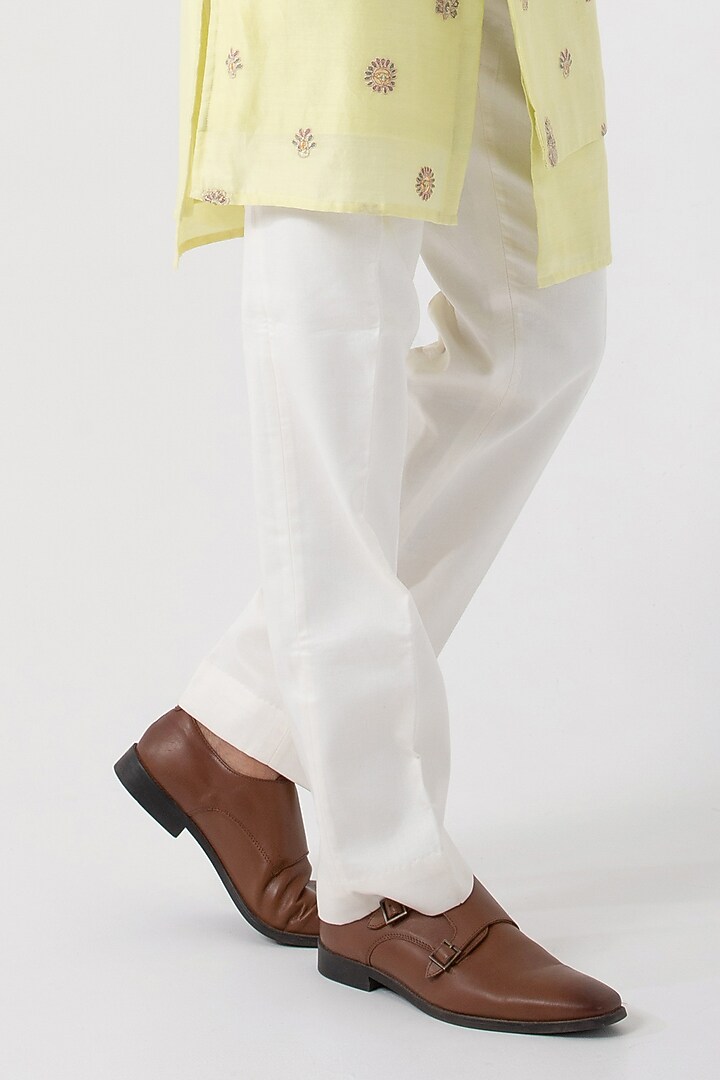 Light Green Silk Mulmul Thread Embroidered Kurta Set by Smriti by Anju Agarwal Men at Pernia's Pop Up Shop