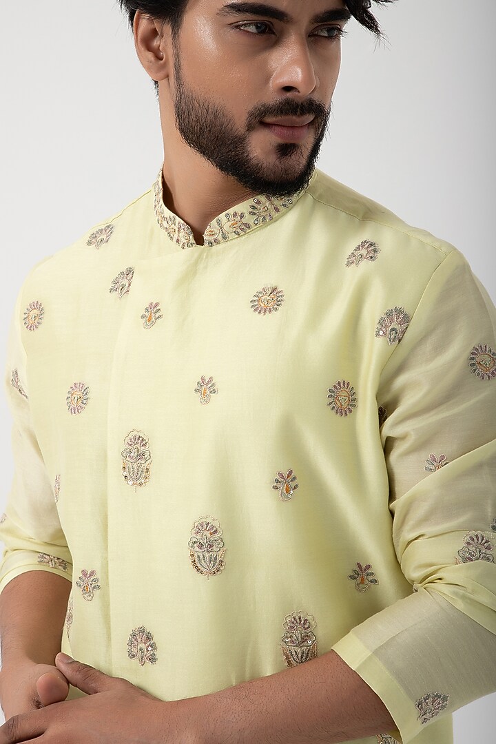 Light Green Silk Mulmul Thread Embroidered Kurta Set by Smriti by Anju Agarwal Men at Pernia's Pop Up Shop