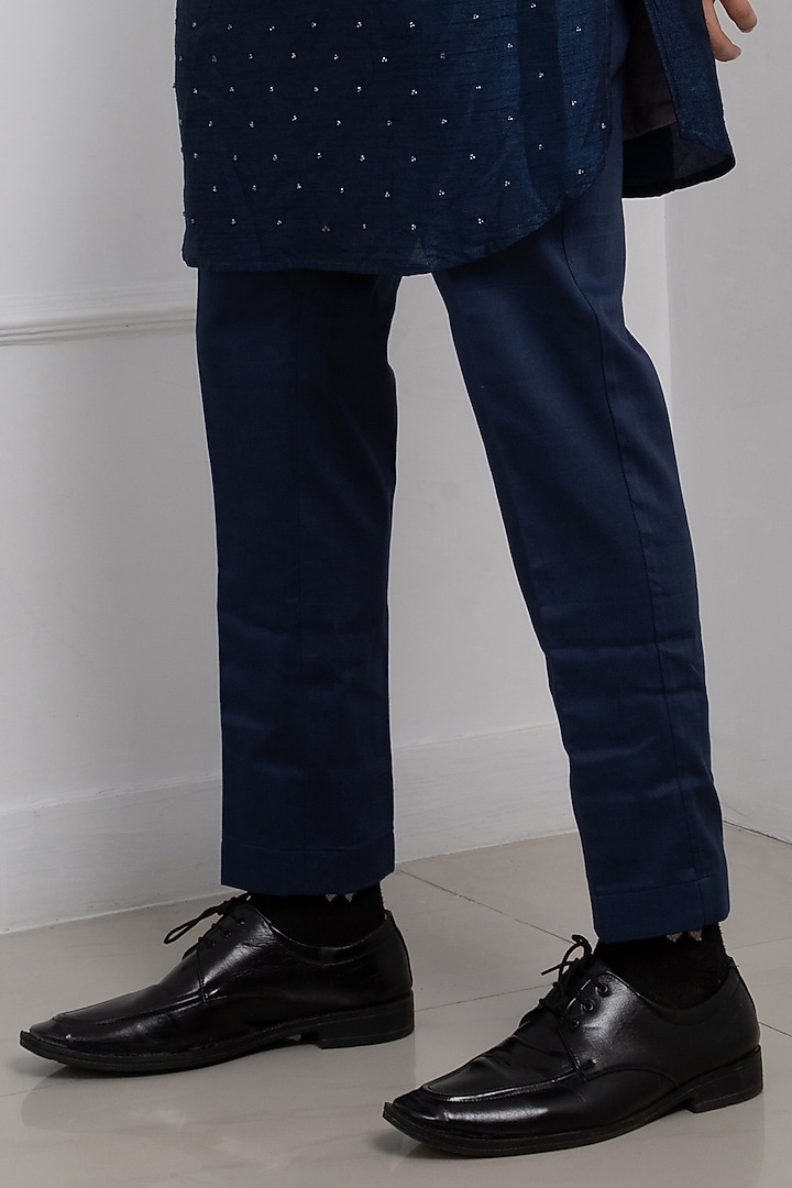 Grey & Navy Blue Ombre Silk Mulmul Kurta Set by Smriti by Anju Agarwal Men at Pernia's Pop Up Shop