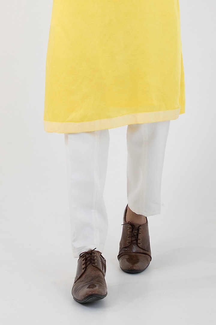 Yellow Linen Satin Mulmul Hand Embroidered Kurta Set by Smriti by Anju Agarwal Men at Pernia's Pop Up Shop