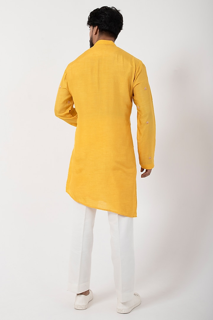 Yellow Silk Mulmul Embroidered Kurta Set by Smriti by Anju Agarwal Men at Pernia's Pop Up Shop