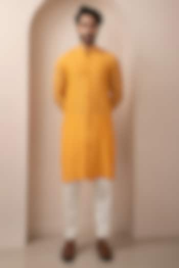 Chrome Yellow Chanderi Embroidered Kurta Set by Smriti By Anju Agarwal Men at Pernia's Pop Up Shop