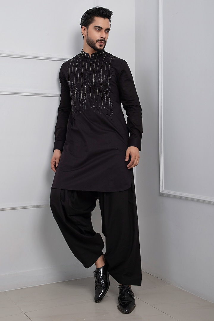 Black Suiting Hand Embroidered Kurta Set by Smriti By Anju Agarwal Men