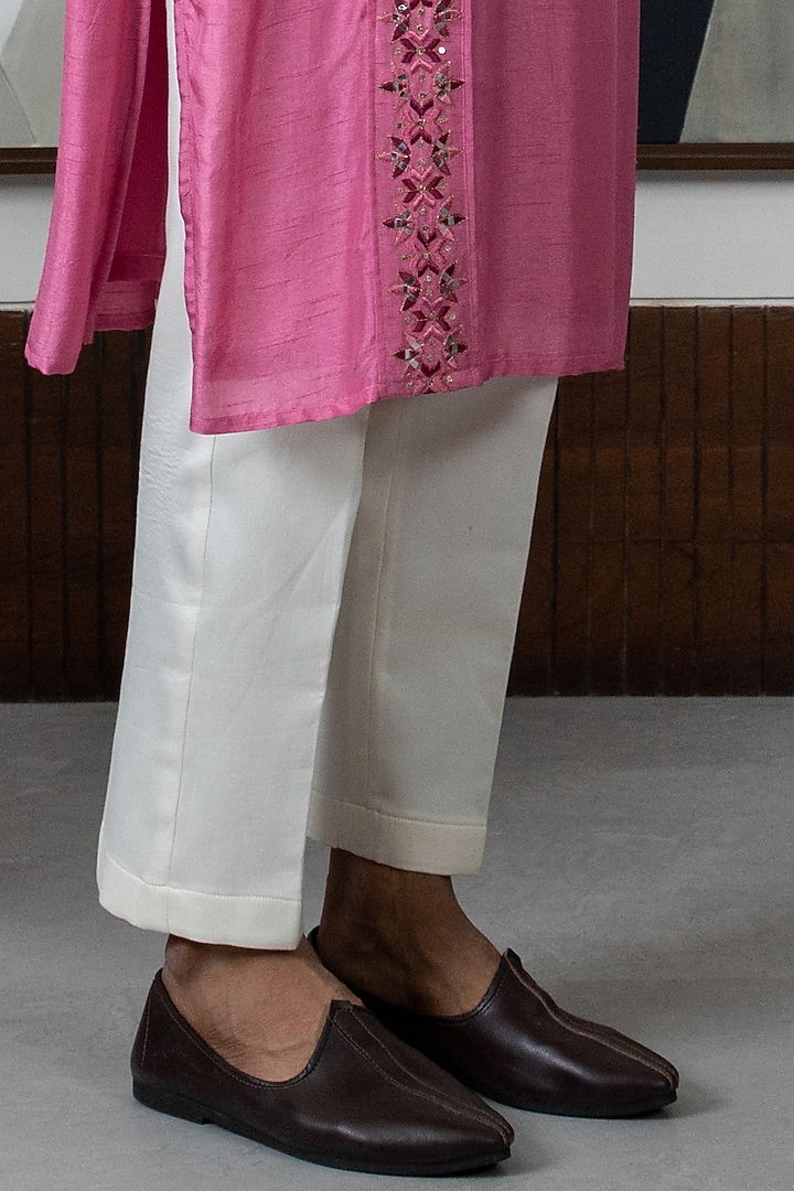 Maroon Ombre Silk Embroidered Kurta Set by Smriti By Anju Agarwal Men at Pernia's Pop Up Shop