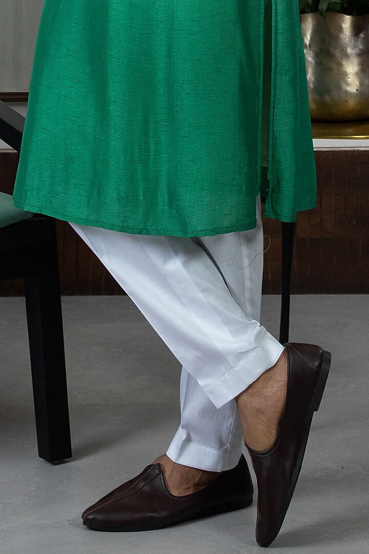 Green Ombre Silk Embroidered Kurta Set by Smriti By Anju Agarwal Men at Pernia's Pop Up Shop