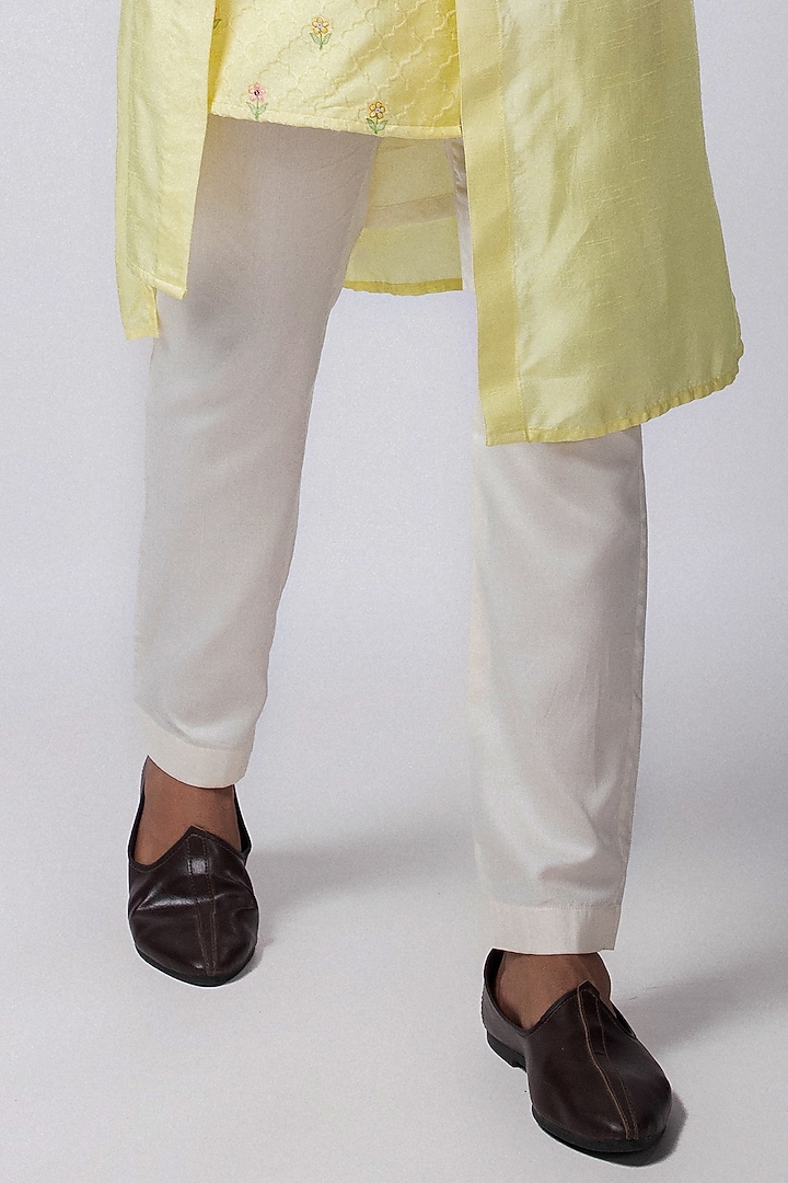 Yellow Ombre Silk Mulmul Embroidered Kurta Set by Smriti by Anju Agarwal Men at Pernia's Pop Up Shop