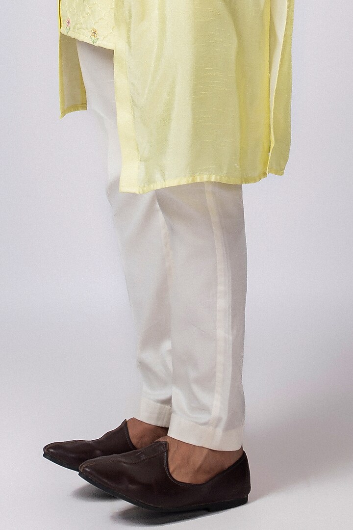 Ivory Linen Satin Thread Embroidered Nehru Jacket Set by Smriti by Anju Agarwal Men at Pernia's Pop Up Shop