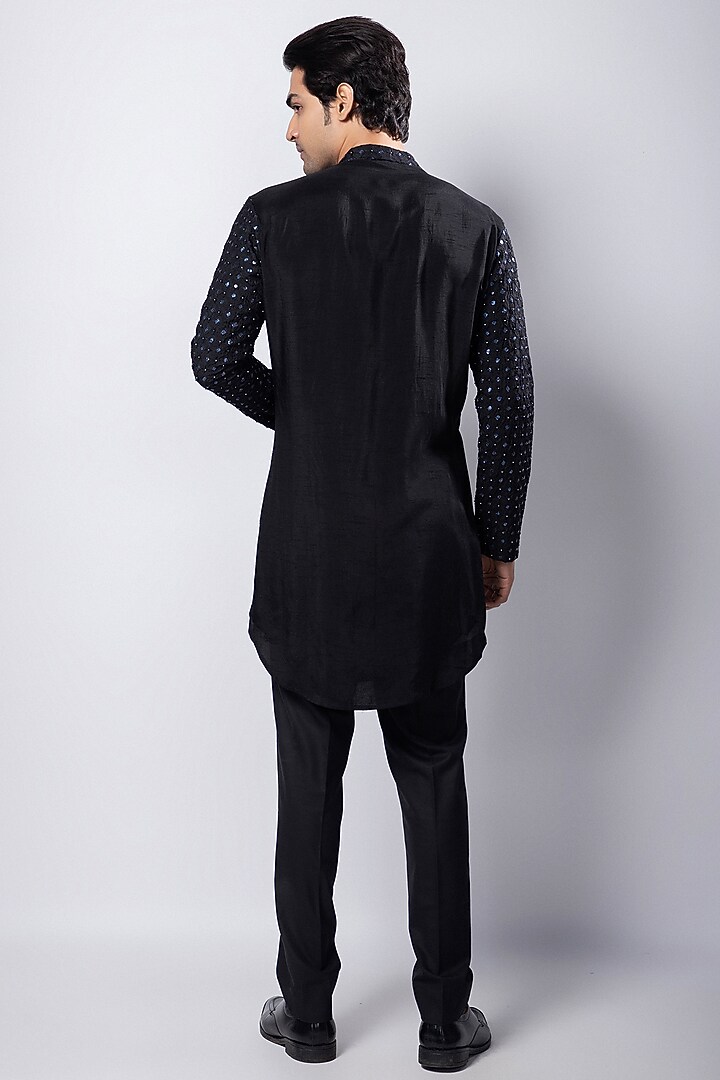 Black Silk Mulmul Embellished Kurta Set by Smriti by Anju Agarwal Men at Pernia's Pop Up Shop