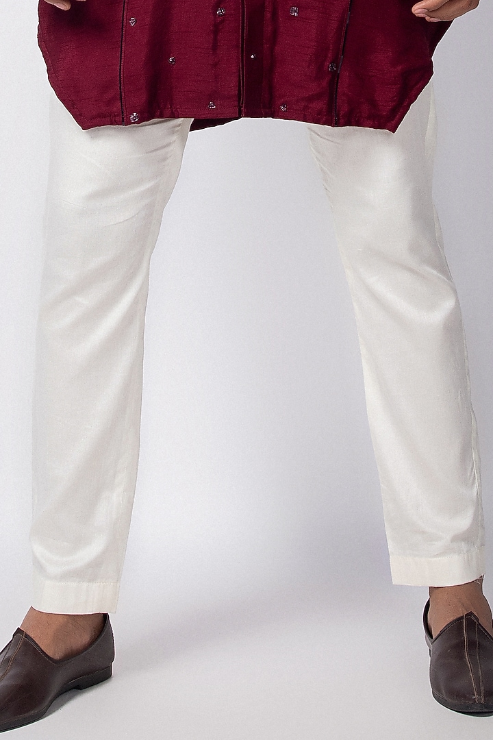 Maroon Silk Mulmul Cutdana Embellished Kurta Set by Smriti by Anju Agarwal Men at Pernia's Pop Up Shop