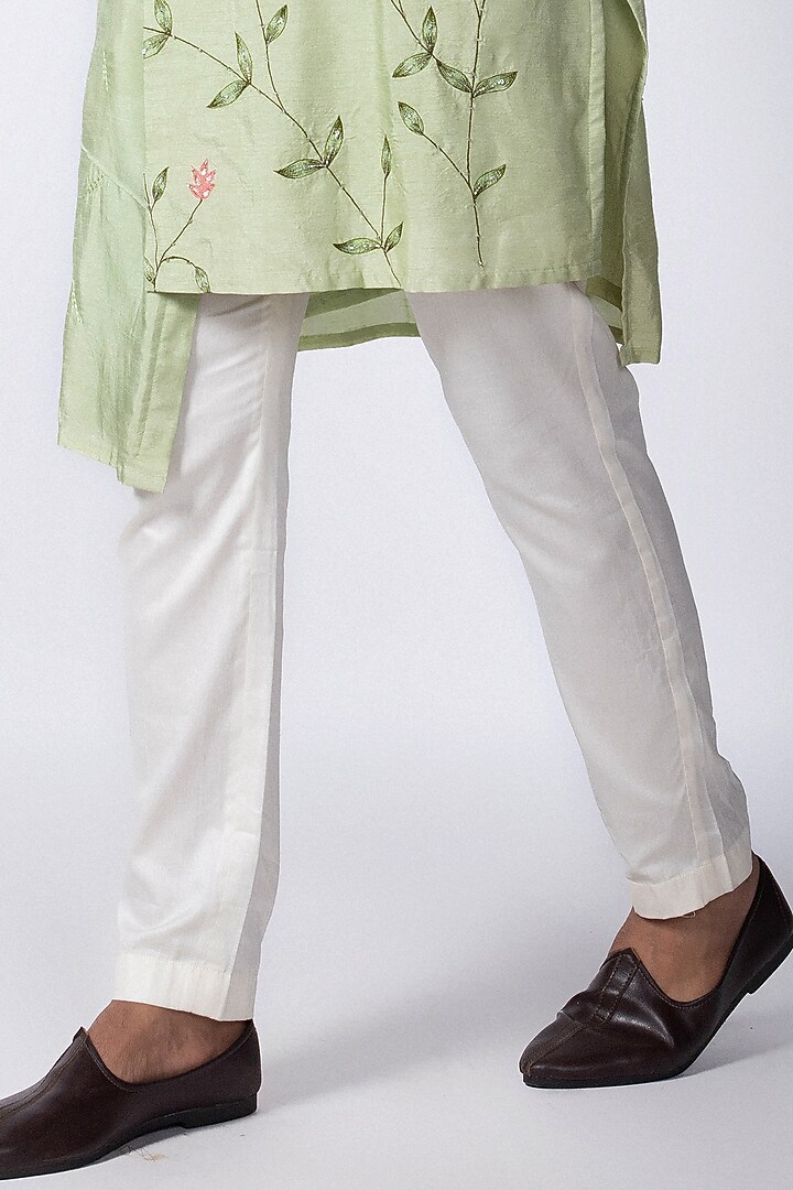 Light Green Silk Mulmul Floral Embroidered Kurta Set by Smriti by Anju Agarwal Men at Pernia's Pop Up Shop