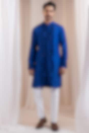 Blue Silk Thread Embroidered Kurta Set by Smriti by Anju Agarwal Men at Pernia's Pop Up Shop