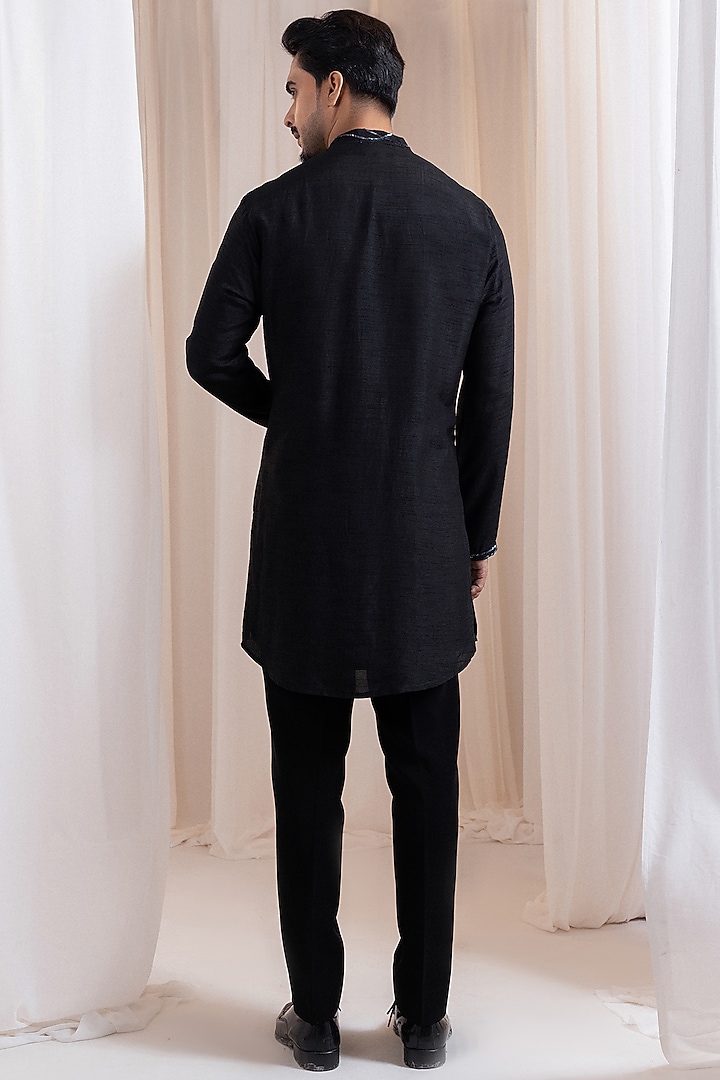 Black Silk Thread Embroidered Kurta Set by Smriti by Anju Agarwal Men at Pernia's Pop Up Shop