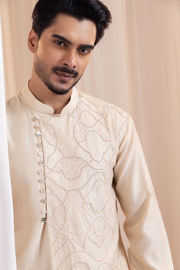 Beige Chanderi Thread Embroidered Overlap Kurta Set by Smriti by Anju Agarwal Men at Pernia's Pop Up Shop
