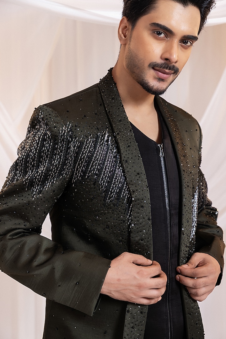 Hunter Green Linen Satin Crystal Embellished Blazer Set by Smriti by Anju Agarwal Men at Pernia's Pop Up Shop