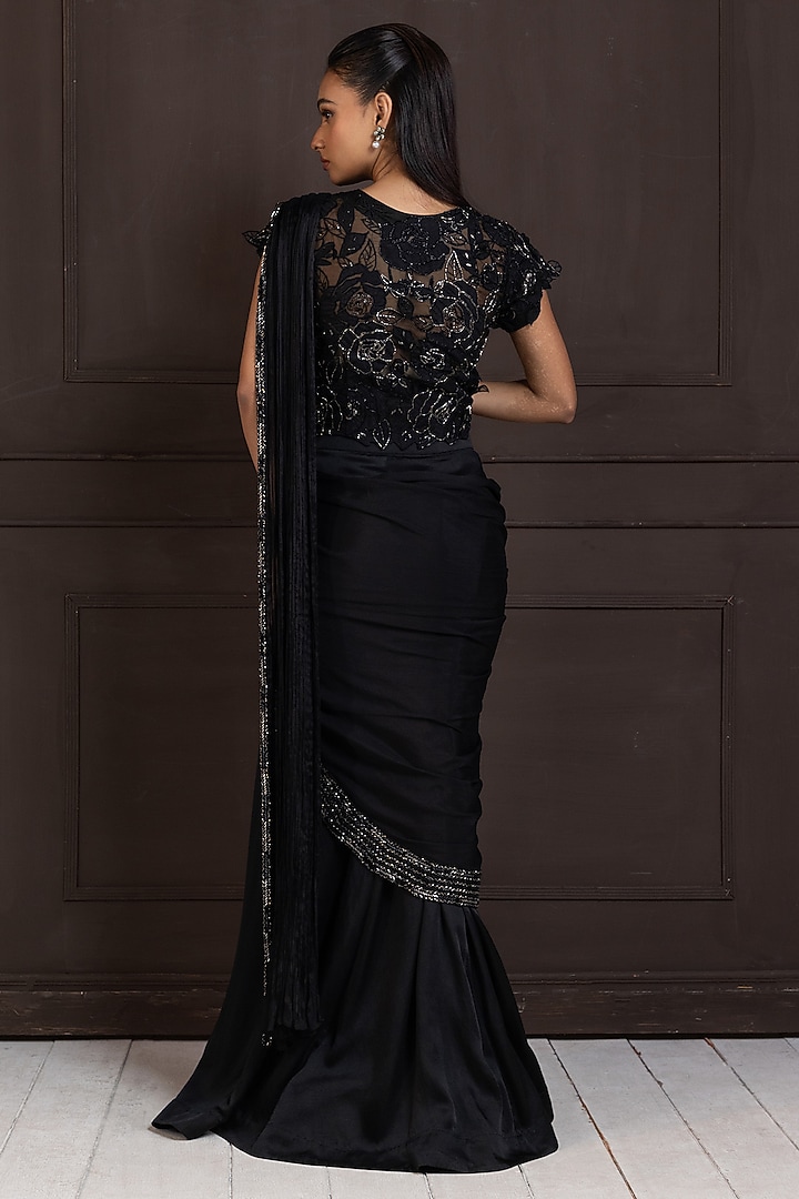 Black Chiffon Wedding Gown Saree Set by Smriti by Anju Agarwal at Pernia's Pop Up Shop
