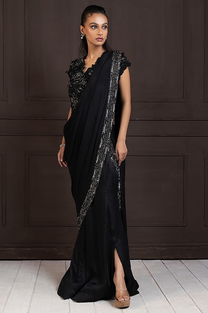 Black Chiffon Wedding Gown Saree Set by Smriti by Anju Agarwal at Pernia's Pop Up Shop