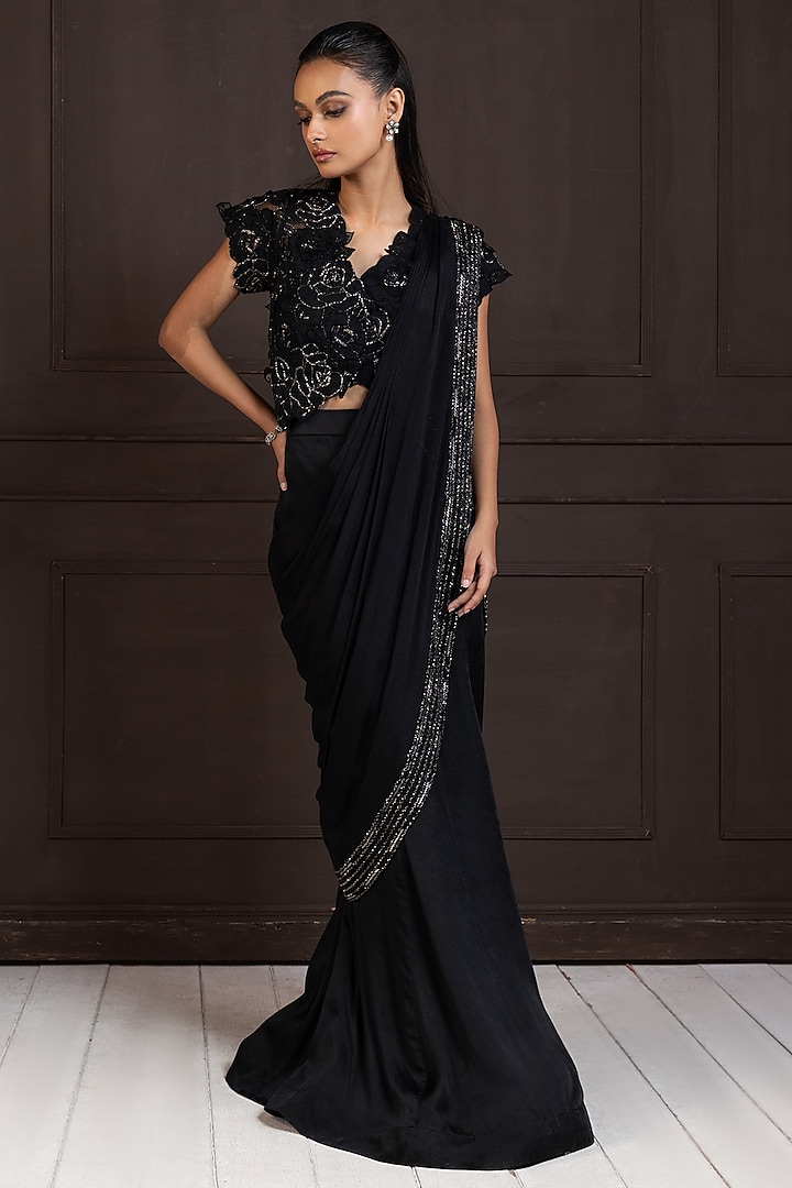 Black Chiffon Wedding Gown Saree Set by Smriti by Anju Agarwal at Pernia's Pop Up Shop