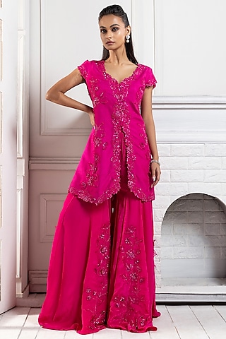 Fuchsia Pink Crepe & Silk Floral Embroidered Lehenga Set by Smriti by Anju Agarwal