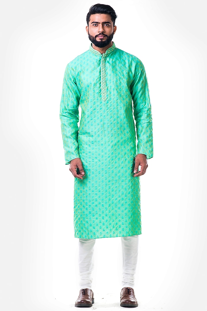 Pastel Green Embroidered Kurta Set Design by SMRITI APPAREL at Pernia's Pop Up Shop 2023
