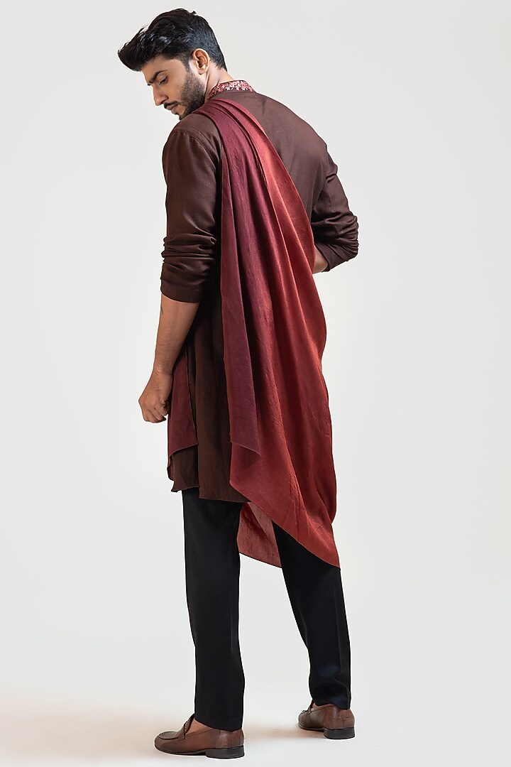 Brown Cotton Khadi Embroidered Kurta With Stole by Smriti by Anju Agarwal Men at Pernia's Pop Up Shop