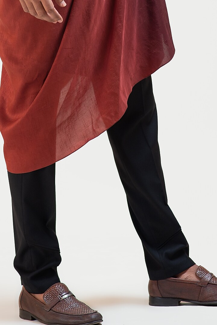 Brown Cotton Khadi Embroidered Kurta With Stole by Smriti by Anju Agarwal Men at Pernia's Pop Up Shop