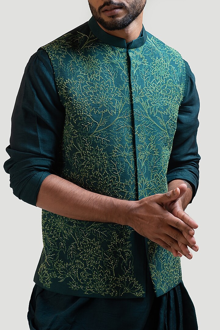 Moss Green Bemberg Silk Embroidered Bundi Jacket by Smriti by Anju Agarwal Men at Pernia's Pop Up Shop