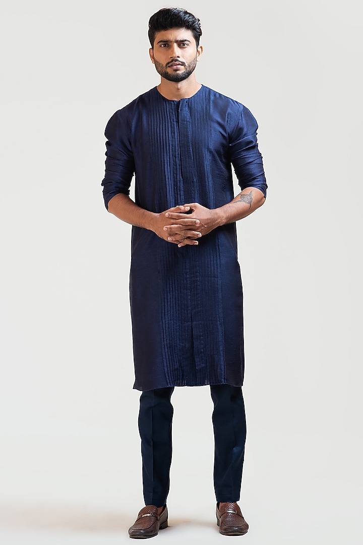 Navy Blue Bamberg Silk Kurta Set by Smriti by Anju Agarwal Men at Pernia's Pop Up Shop