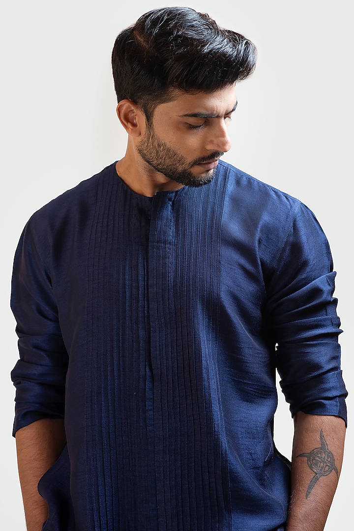 Navy Blue Bamberg Silk Kurta Set by Smriti by Anju Agarwal Men at Pernia's Pop Up Shop