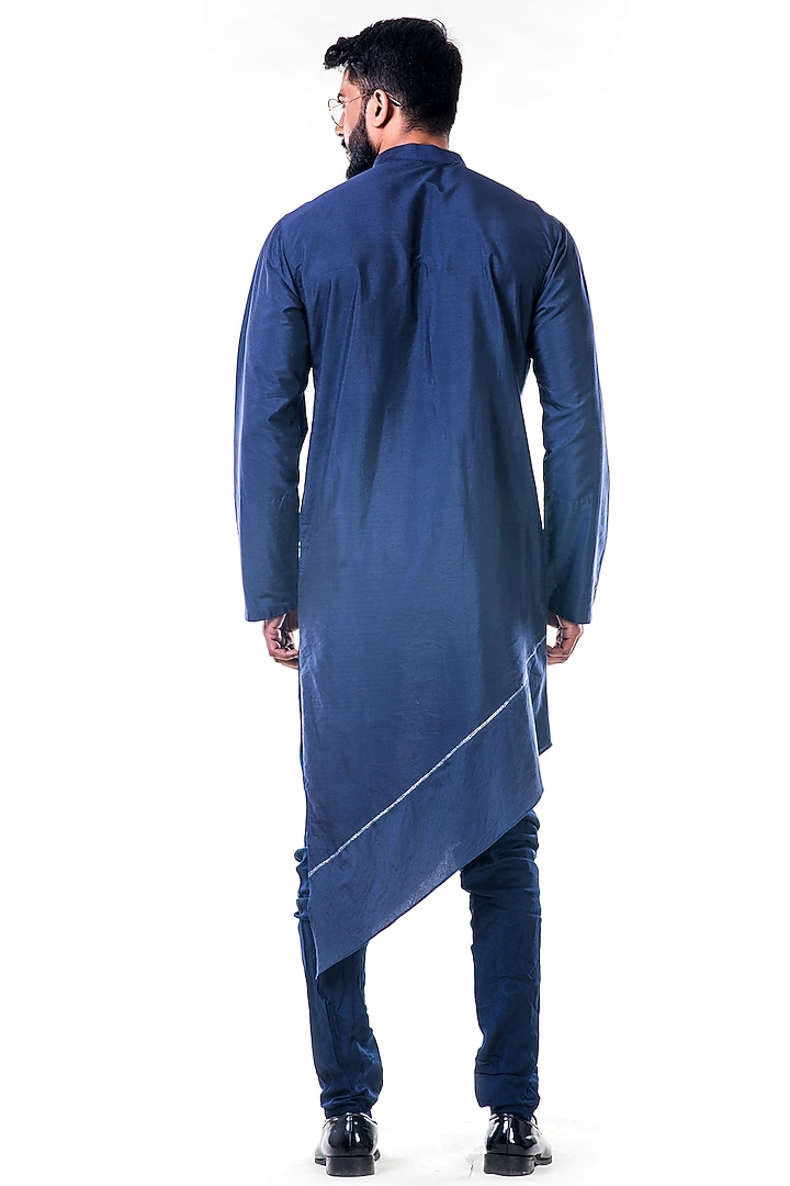 Midnight Blue Katan Silk Kasab Embroidered Kurta Set by Smriti By Anju Agarwal Men at Pernia's Pop Up Shop