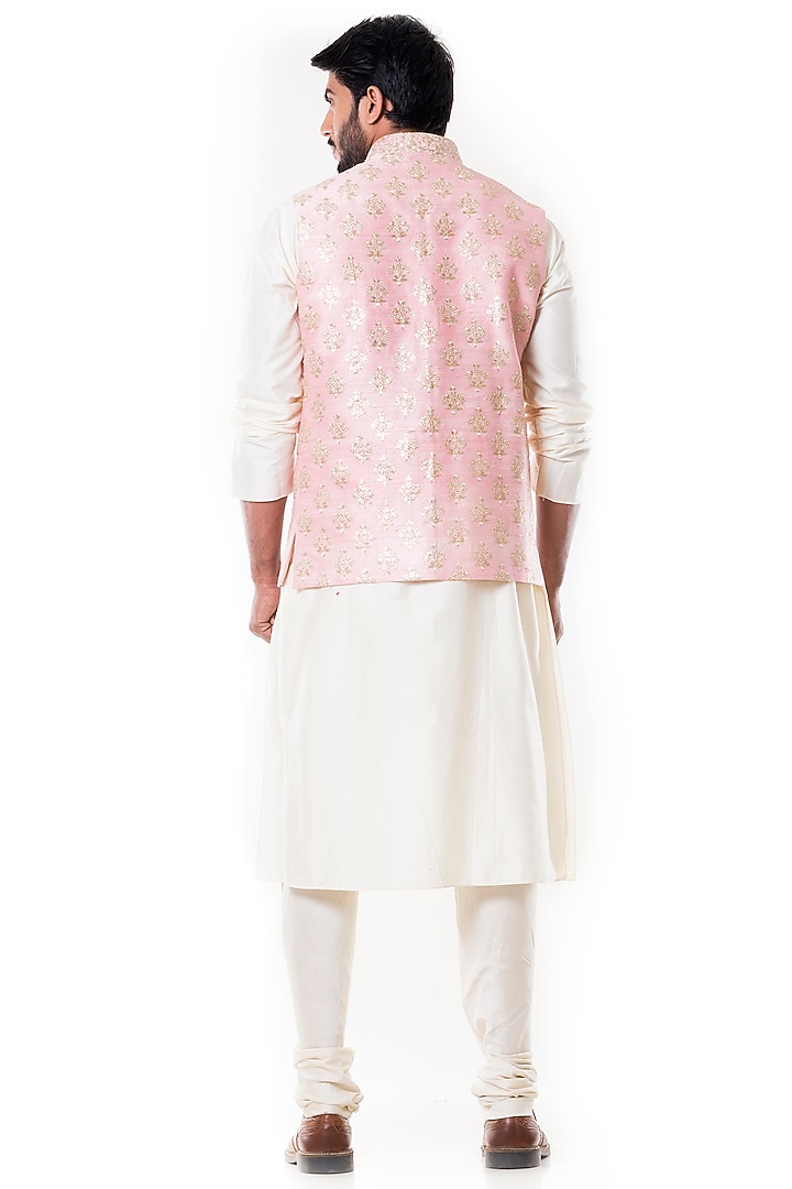Pink Raw Silk Embroidered Bundi Jacket Set by Smriti By Anju Agarwal Men at Pernia's Pop Up Shop