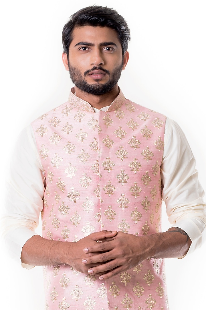 Pink Raw Silk Embroidered Bundi Jacket Set by Smriti By Anju Agarwal Men at Pernia's Pop Up Shop
