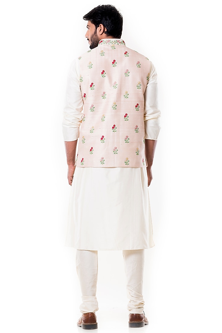 Light Peach Raw Silk Embroidered Bundi Jacket Set by Smriti By Anju Agarwal Men at Pernia's Pop Up Shop