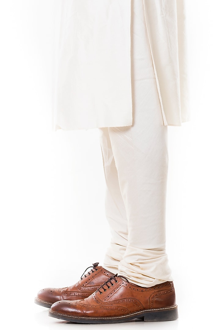 Light Peach Raw Silk Embroidered Bundi Jacket Set by Smriti By Anju Agarwal Men at Pernia's Pop Up Shop