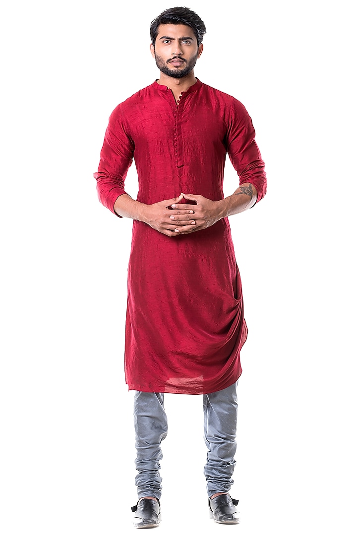 Maroon Bamberg Silk Kurta Set by Smriti By Anju Agarwal Men at Pernia's Pop Up Shop