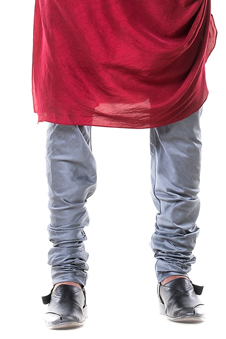 Maroon Bamberg Silk Kurta Set by Smriti By Anju Agarwal Men at Pernia's Pop Up Shop
