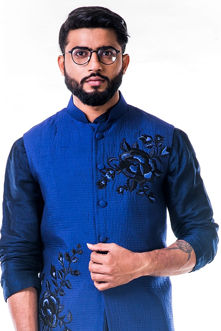 Cobalt Blue Katan Silk Floral Thread Embroidered Quilted Bundi Jacket by Smriti By Anju Agarwal Men at Pernia's Pop Up Shop
