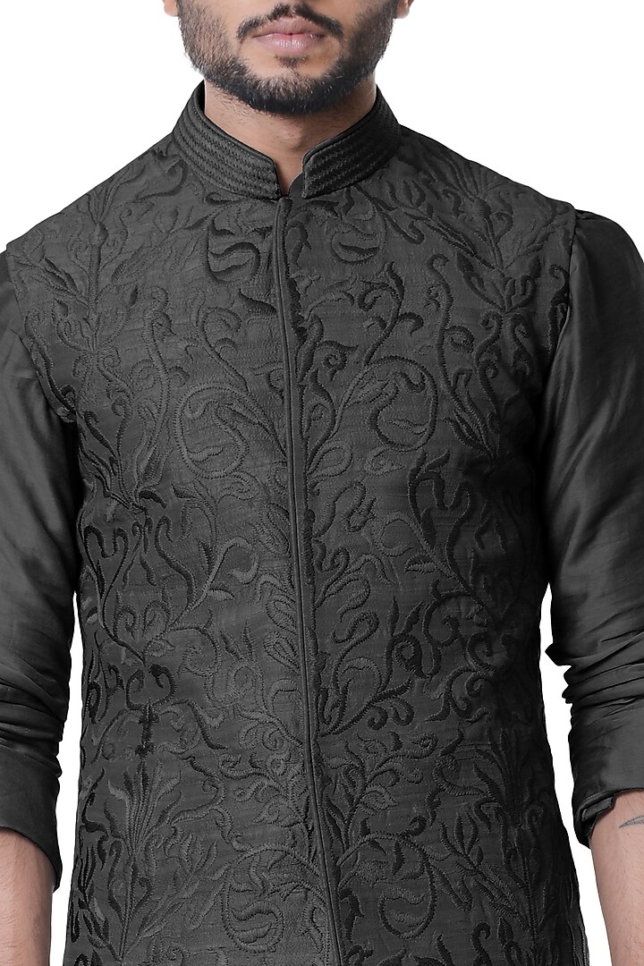 Grey Raw Silk Embroidered Nehru Jacket Set by Smriti By Anju Agarwal Men at Pernia's Pop Up Shop