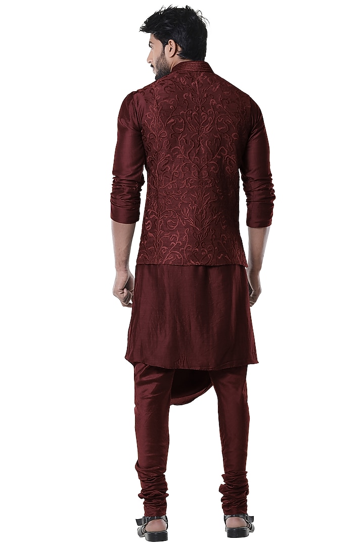 Wine Lucknowi Bundi Jacket Set by Smriti By Anju Agarwal Men at Pernia's Pop Up Shop