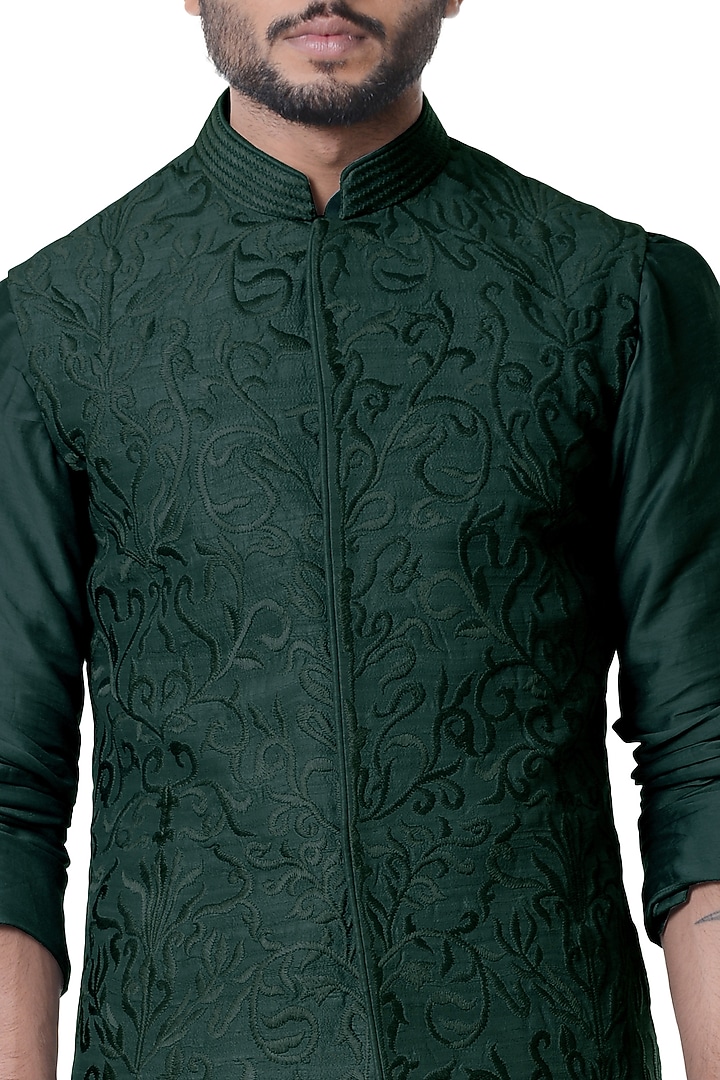 Seaweed Green Raw Silk Embroidered Bundi Jacket Set by Smriti By Anju Agarwal Men at Pernia's Pop Up Shop