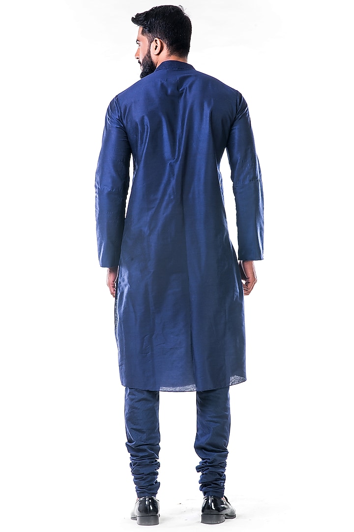 Midnight Blue Cotton Silk Kasab Embroidered Kurta Set by Smriti By Anju Agarwal Men at Pernia's Pop Up Shop