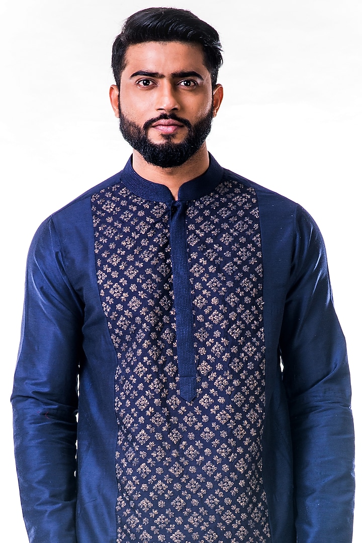 Midnight Blue Cotton Silk Kasab Embroidered Kurta Set by Smriti By Anju Agarwal Men at Pernia's Pop Up Shop