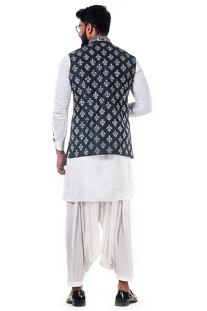 Black Raw Silk Floral Embroidered Bundi Jacket by Smriti By Anju Agarwal Men at Pernia's Pop Up Shop
