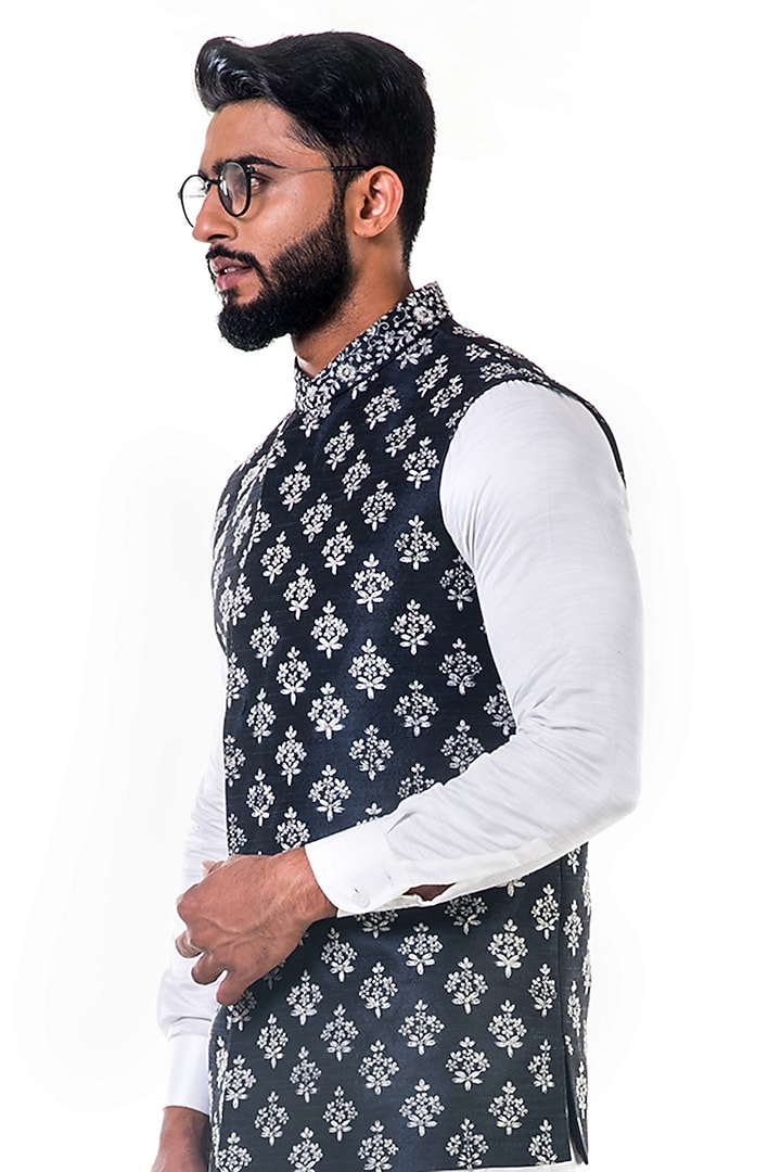 Black Silk Cord Embroidered Bundi Jacket Set by Smriti By Anju Agarwal Men at Pernia's Pop Up Shop